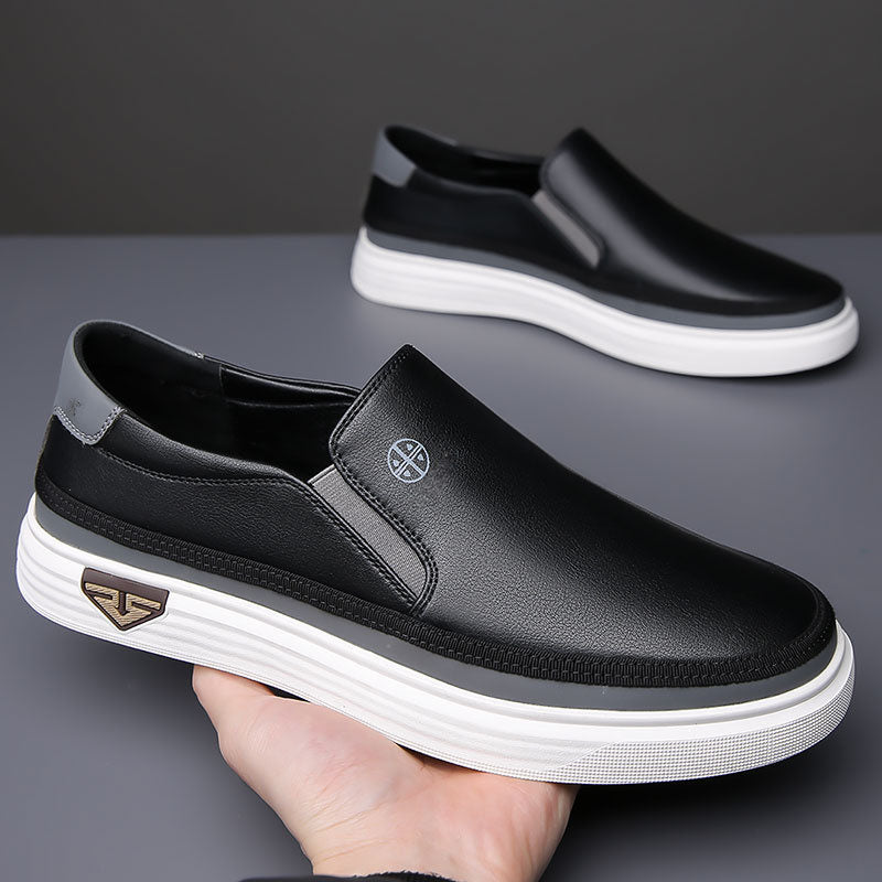 Minimalistische lichte loafers