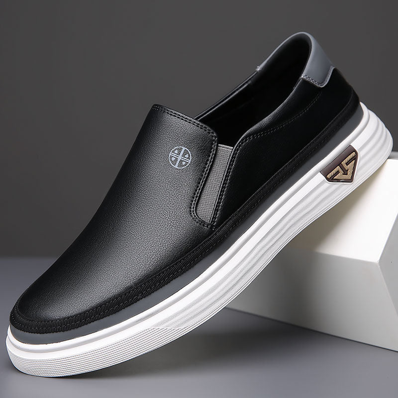Minimalistische lichte loafers