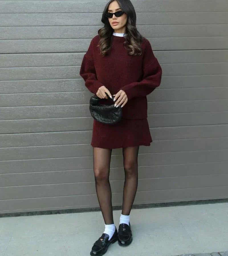 Velara | Gebreide set – oversized trui + minirok