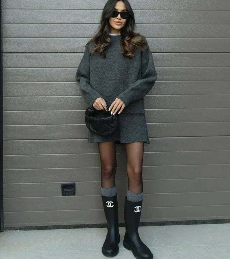 Velara | Gebreide set – oversized trui + minirok