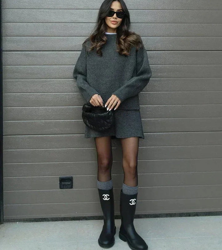 Velara | Gebreide set – oversized trui + minirok