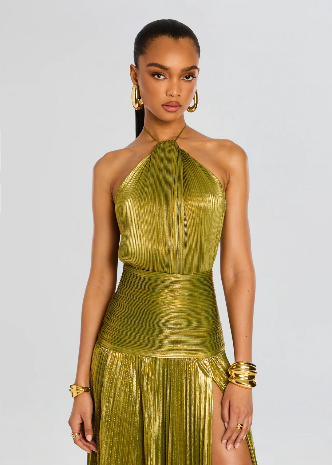 MAÏA | Goudgroene Halterjurk met Luxe Split